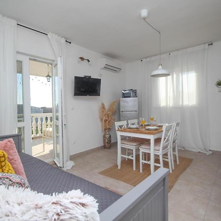 Lola'S Apartments Tribalj Esterno foto